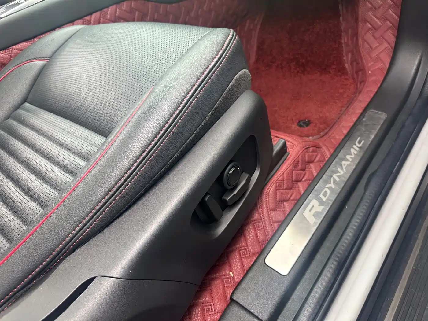 LAND ROVER DISCOVER SPORTS