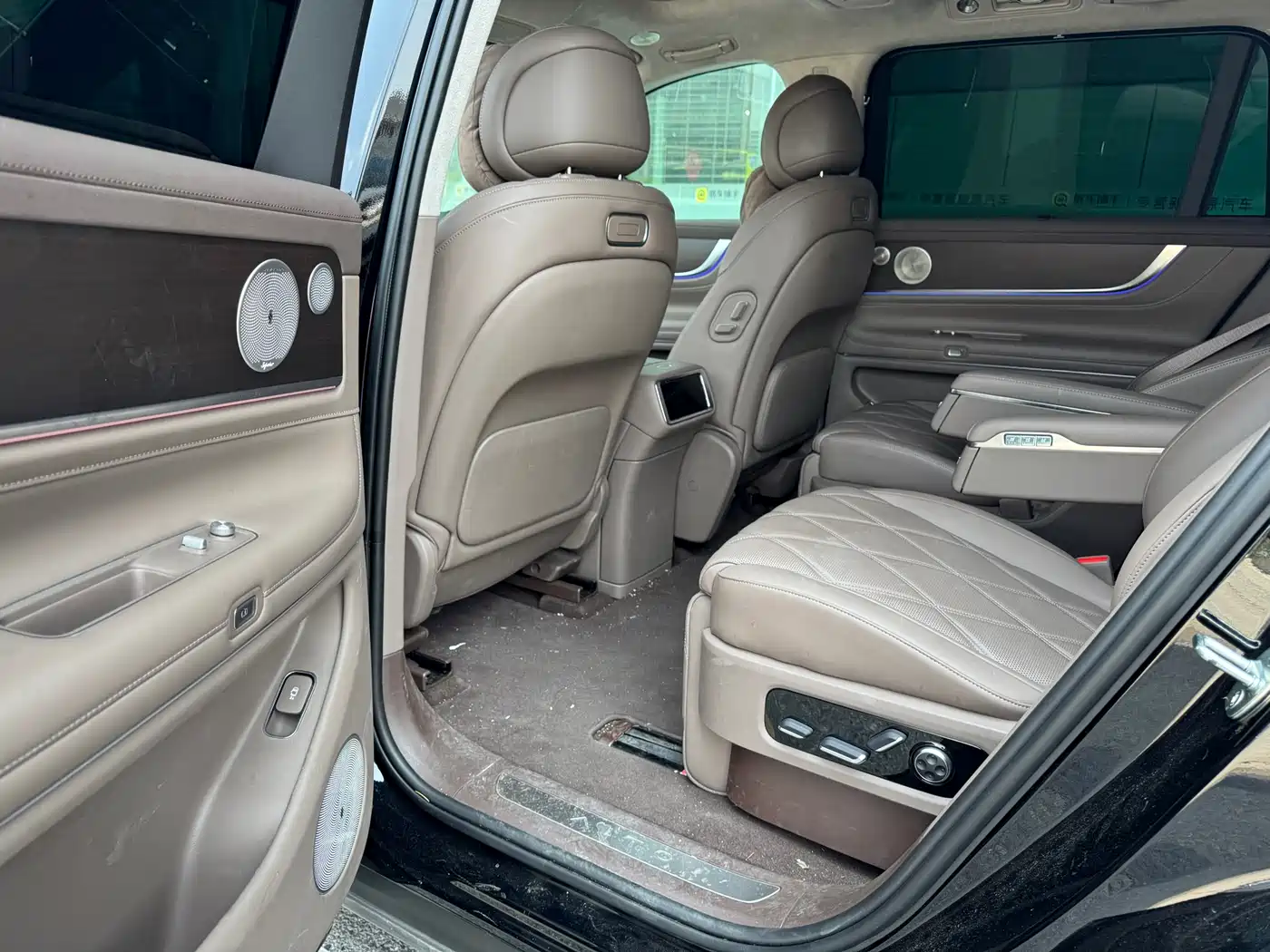 AITO Wenjie AITO M9 2025 Extended Range Ultra 52kWh 6-Seater фото 5