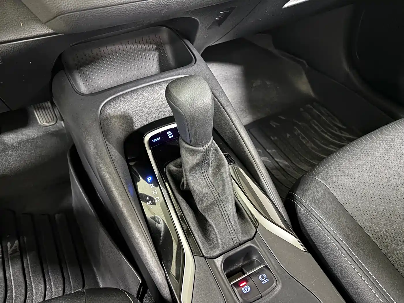 Toyota Corolla 2021 TNGA 1.5L CVT Elite Edition фото 15