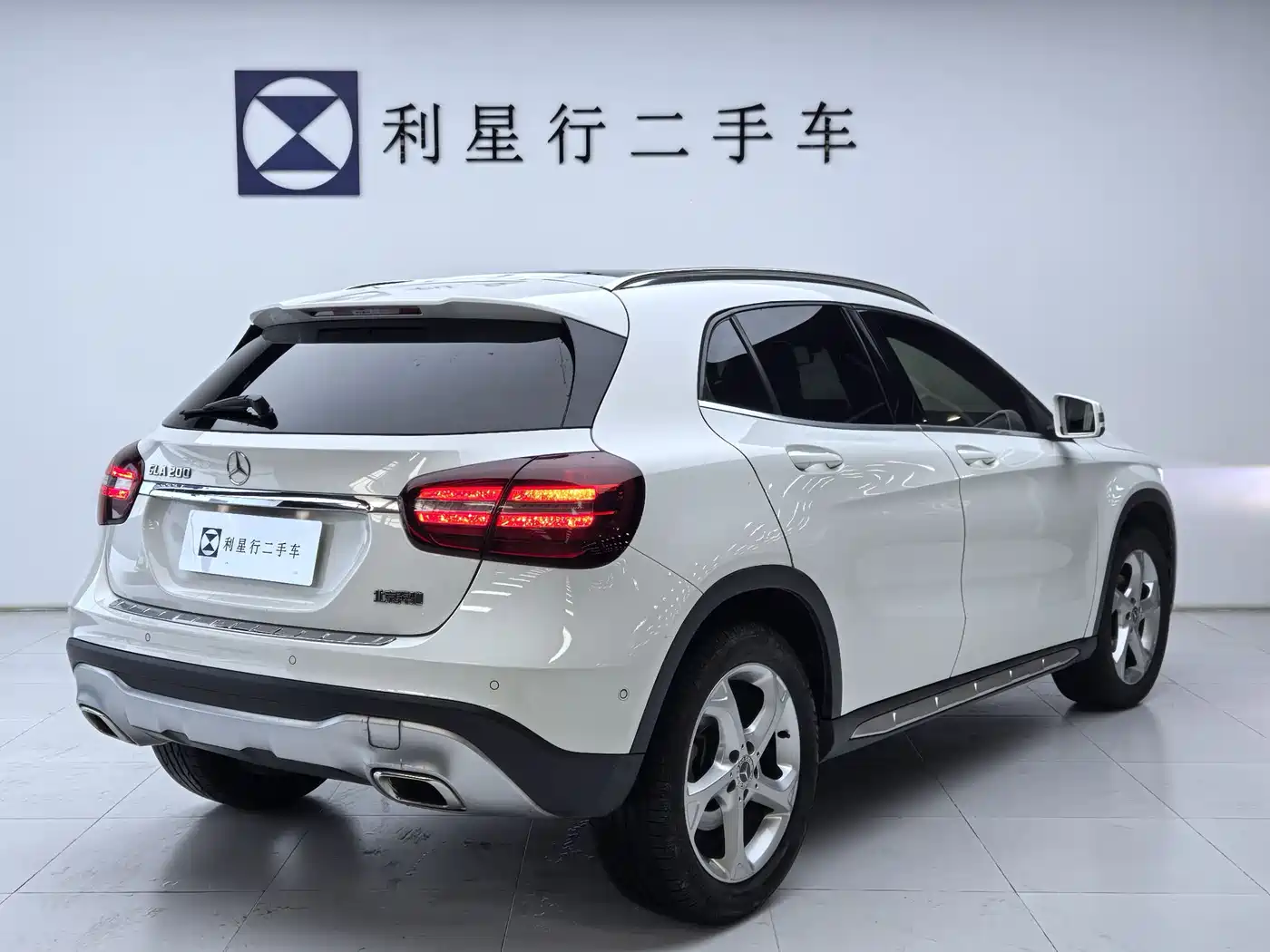 Mercedes-Benz GLA 2017 GLA 200 Dynamic фото 4