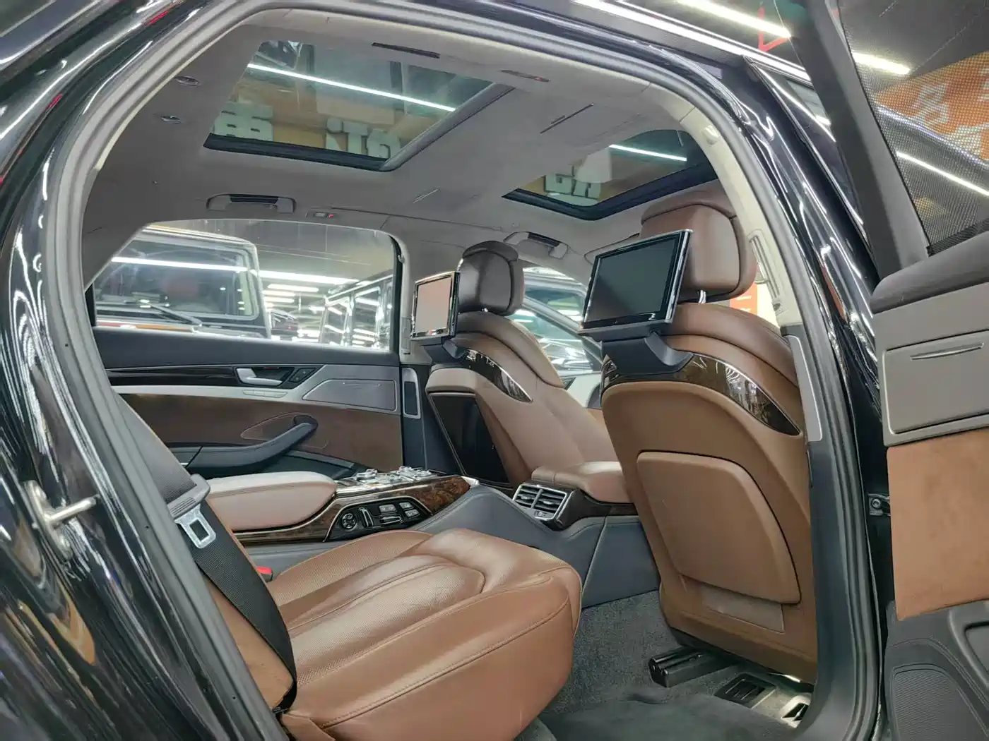 Audi A8 2014 A8L 6.3 FSI W12 quattro Flagship фото 10