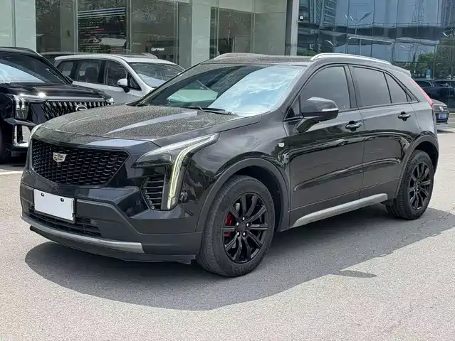 CADILLAC XT4