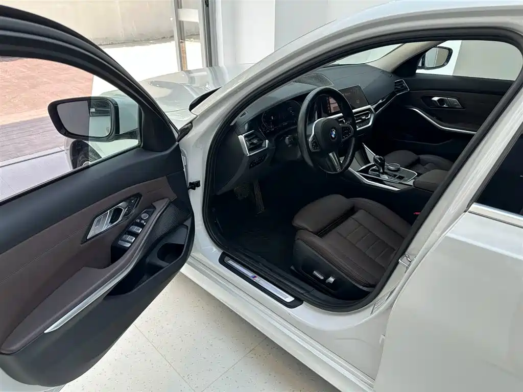 BMW 3-SERIES