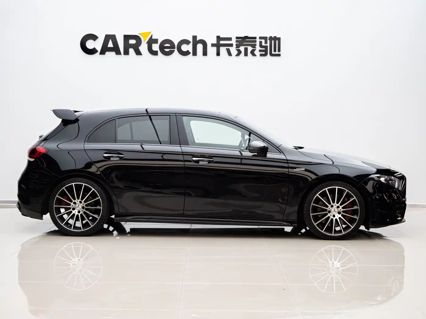 Mercedes-Benz A-Class AMG 2020 AMG A 35 L 4MATIC фото 3