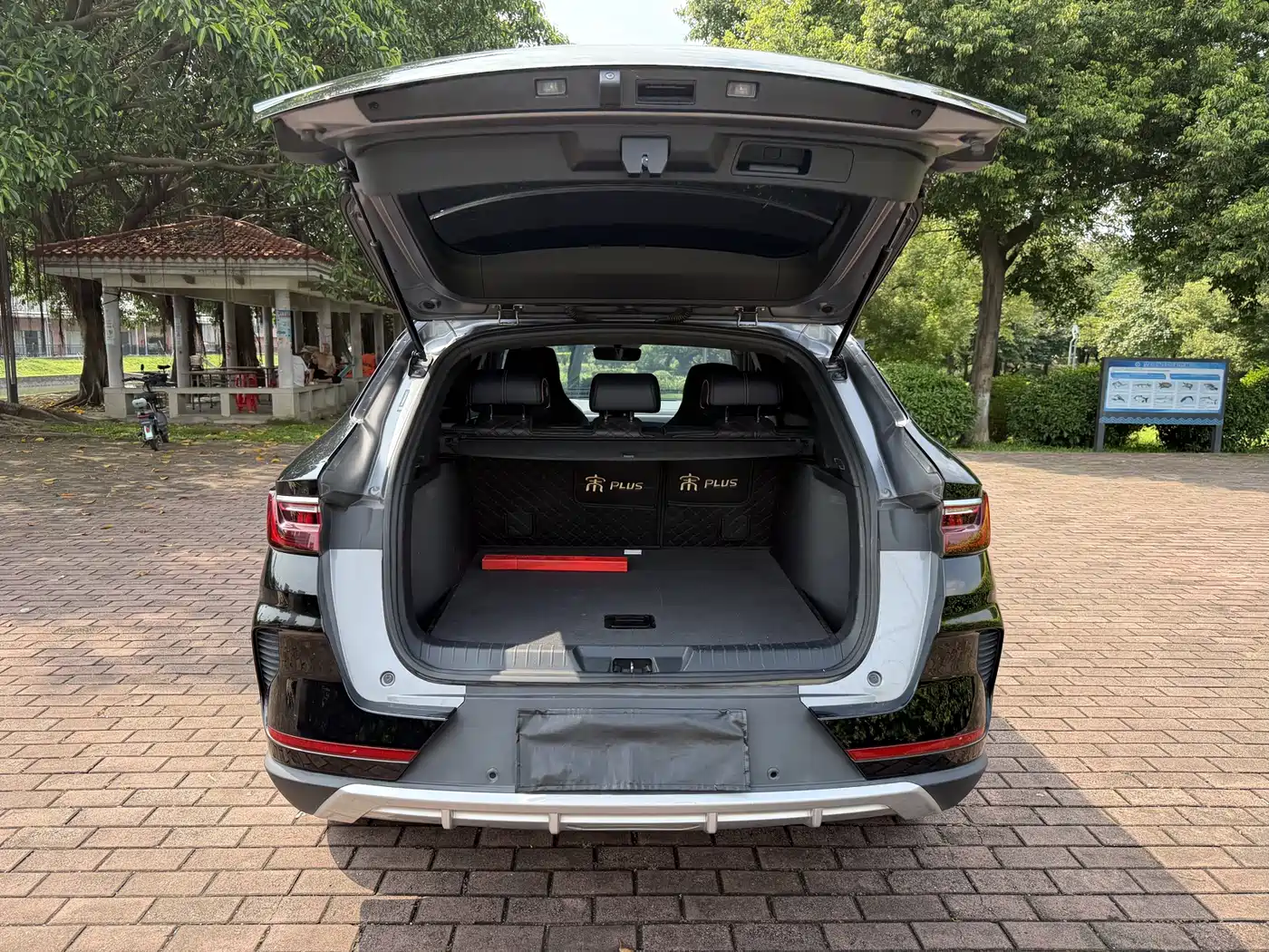 BYD Song PLUS PHEV 2021 EV Premium Model фото 7
