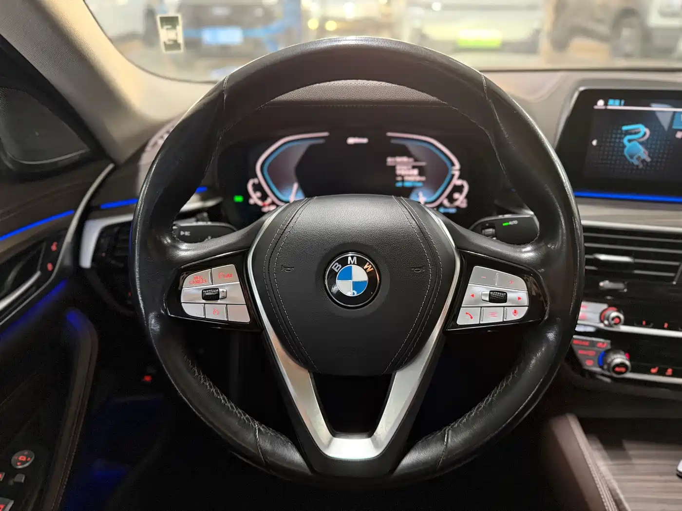 BMW 5 Series New Energy 2020 530Le Luxury Package фото 12