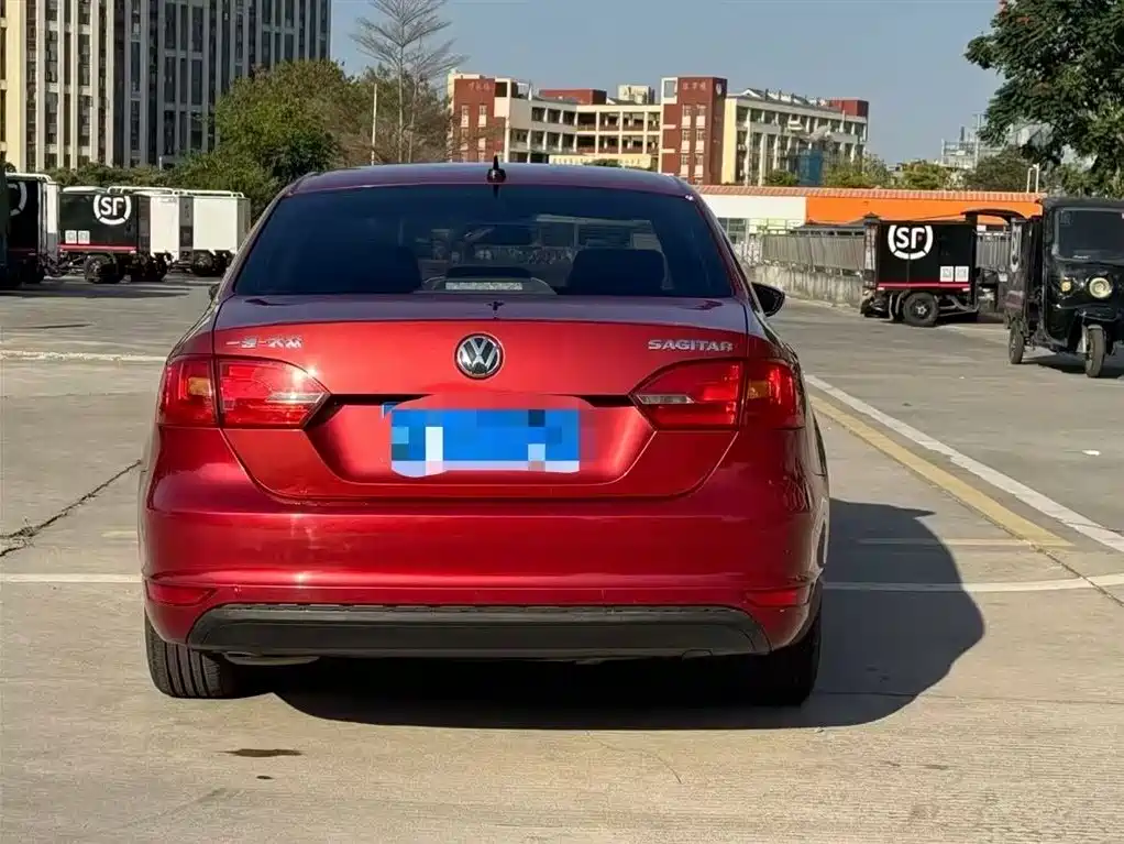 Volkswagen Sagitar 2012 1.6L Automatic Comfort Type фото 4
