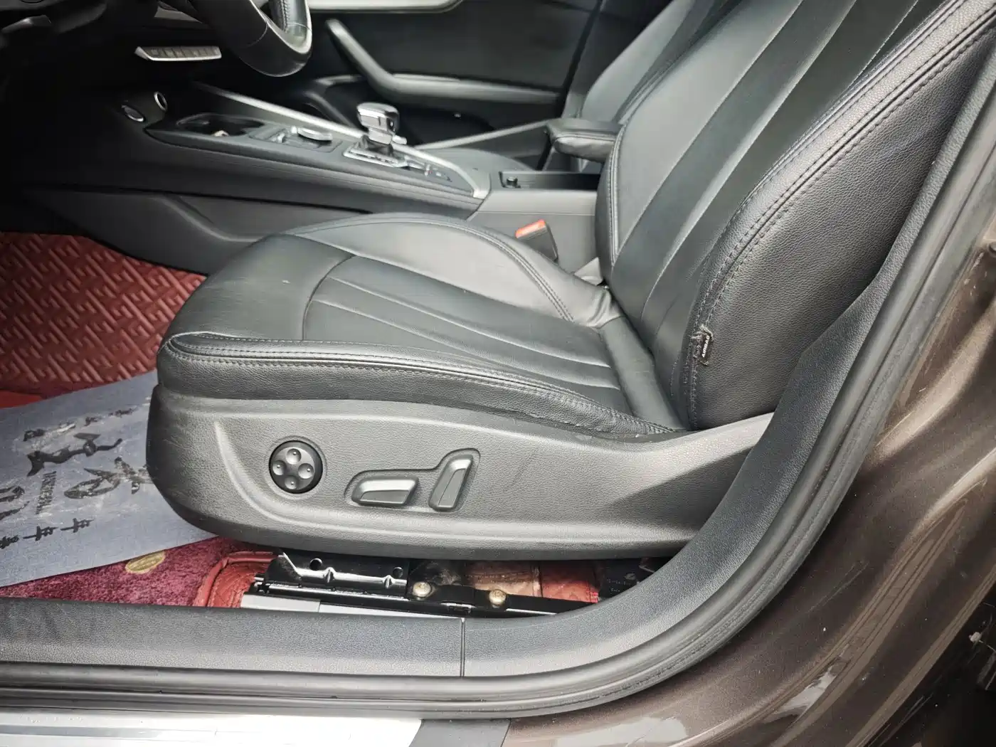 Фото 10 - Audi A4L