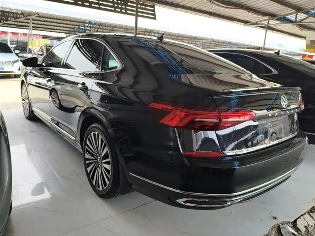 Volkswagen Passat 2019 330TSI Luxury Edition China VI фото 5