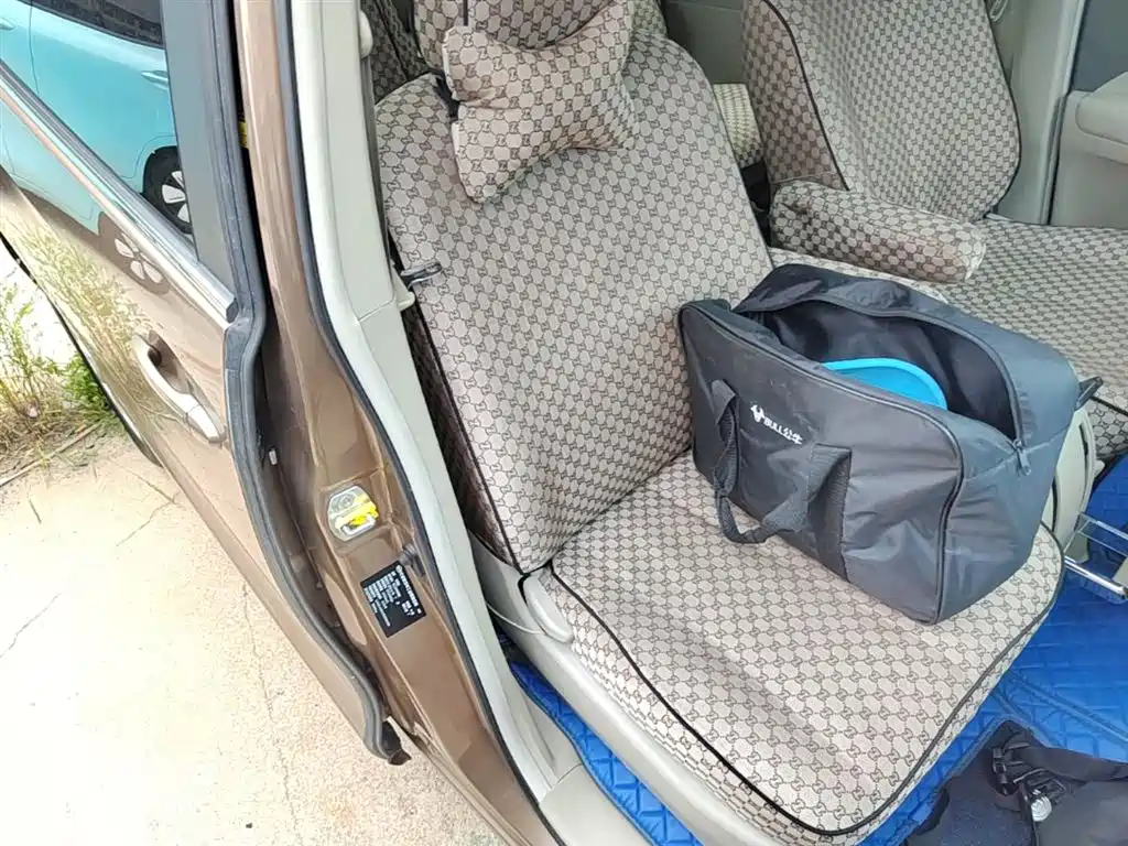 BYD M6 2013 2.4L Manual Luxury фото 25