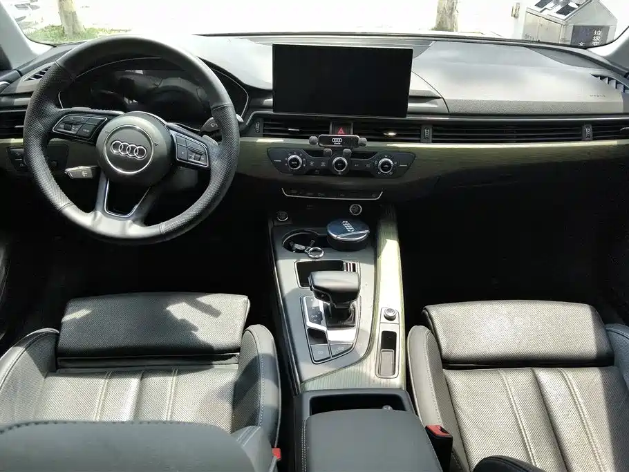 Audi A4L 2022 40 TFSI Fashion Dynamic фото 12