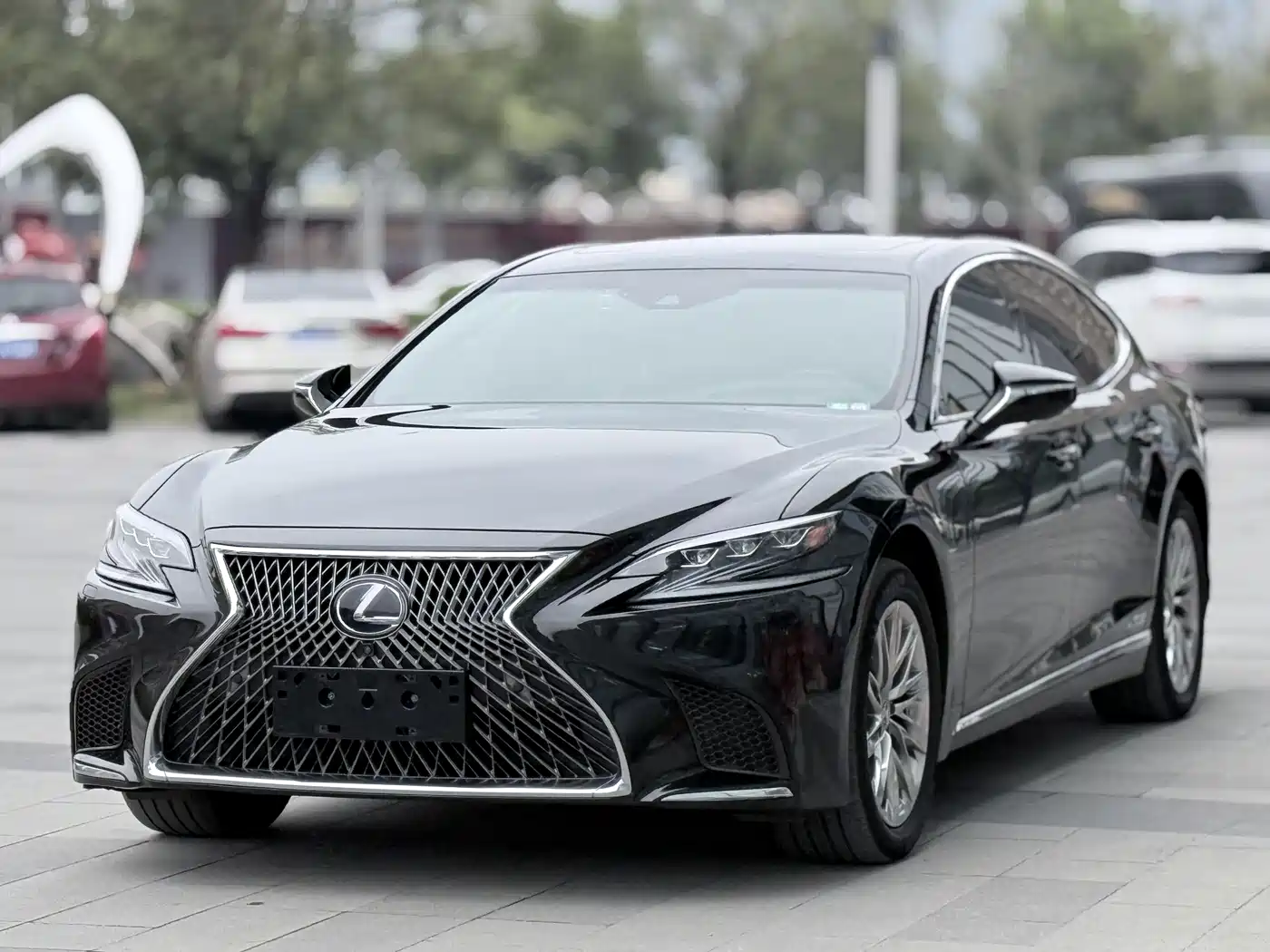 Lexus LS 2020 500h Luxury (China V)