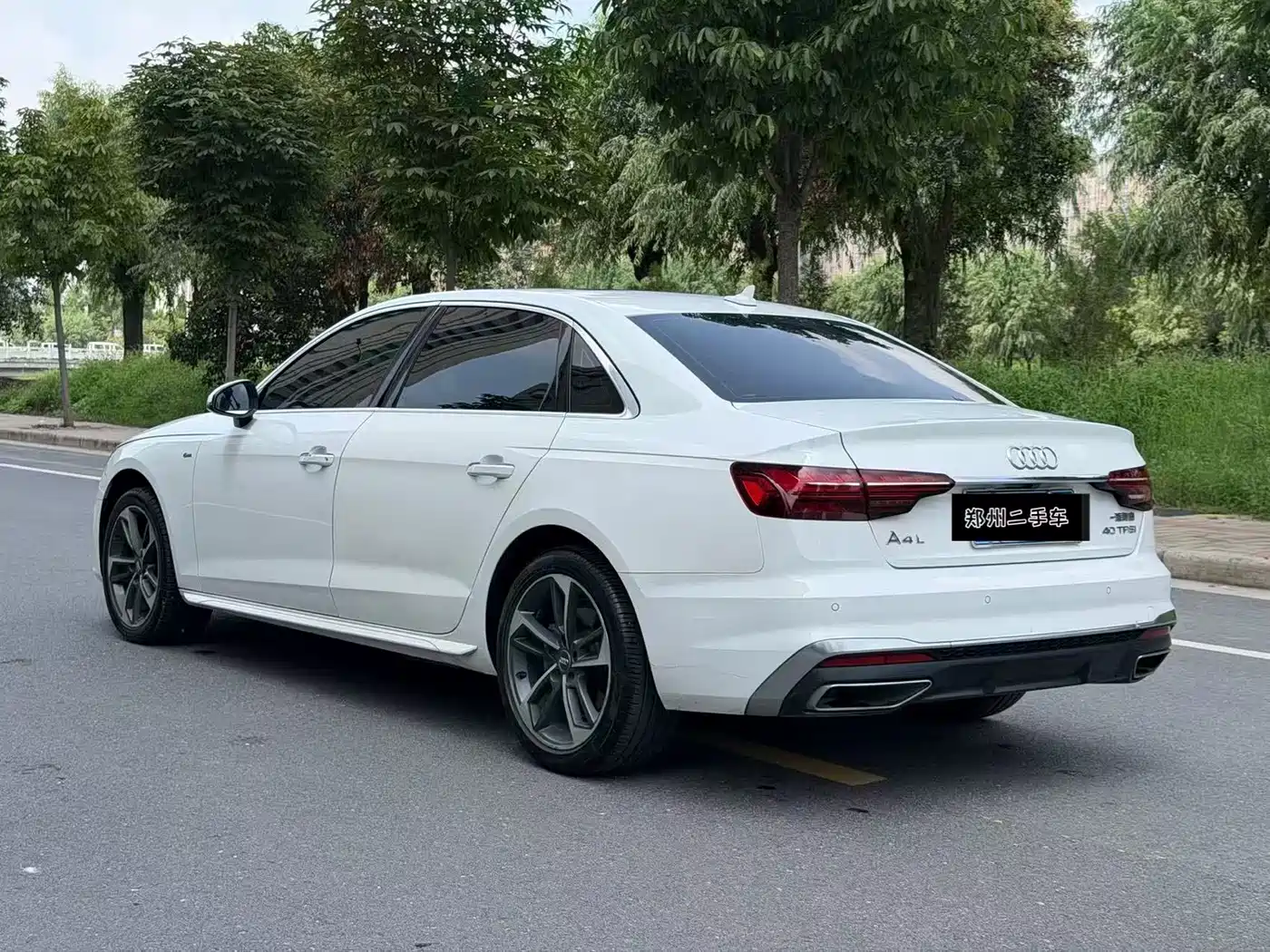 Фото 9 - Audi A4L