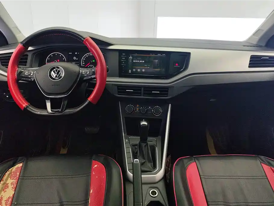 Volkswagen Polo 2021 Plus 1.5L Automatic Panorama Enjoyment Edition фото 12