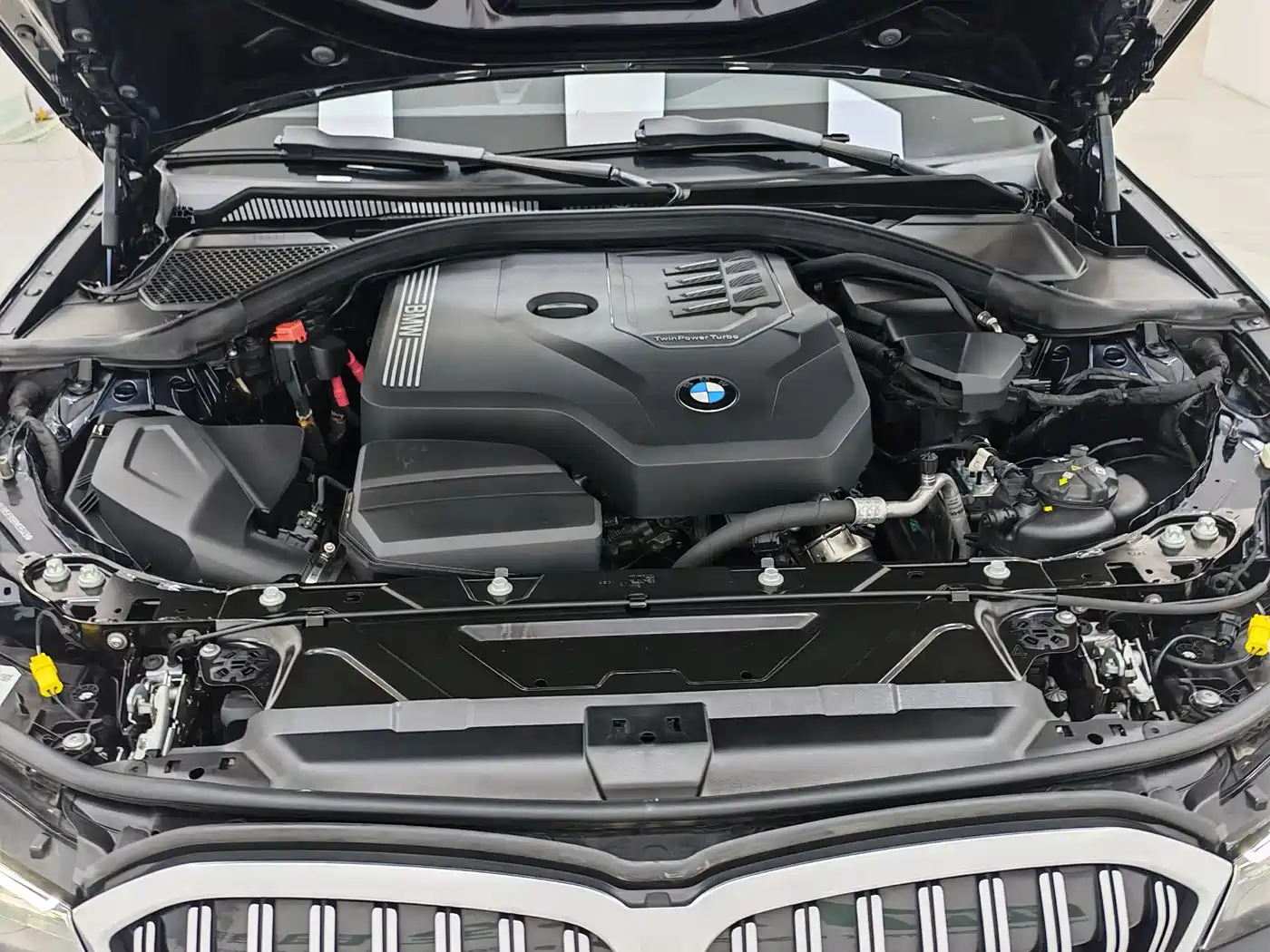 BMW 3 Series 2023 320Li M Sport Package фото 18