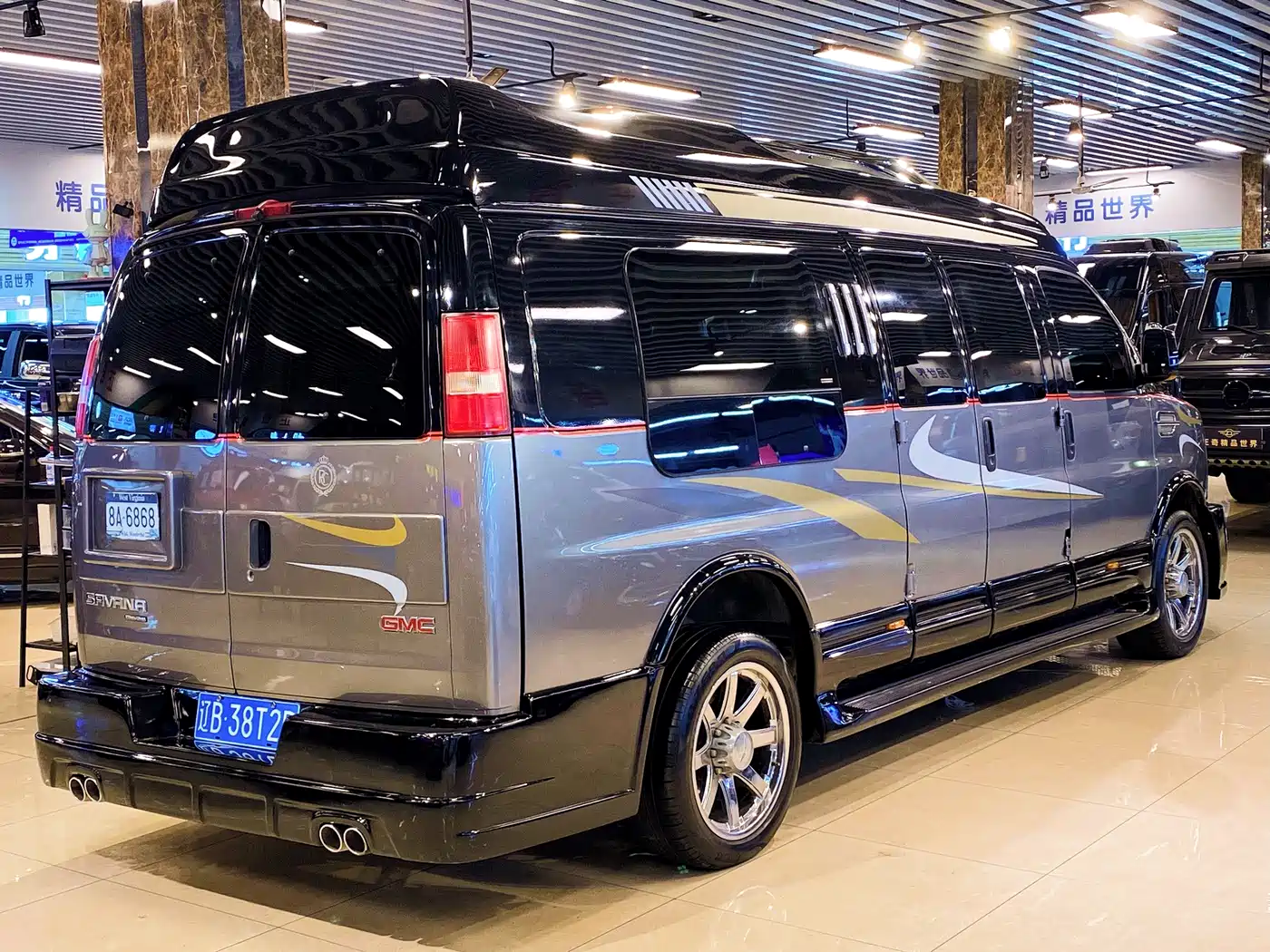 GMC Savana 2015 6.0L G600L Elegance Edition фото 5
