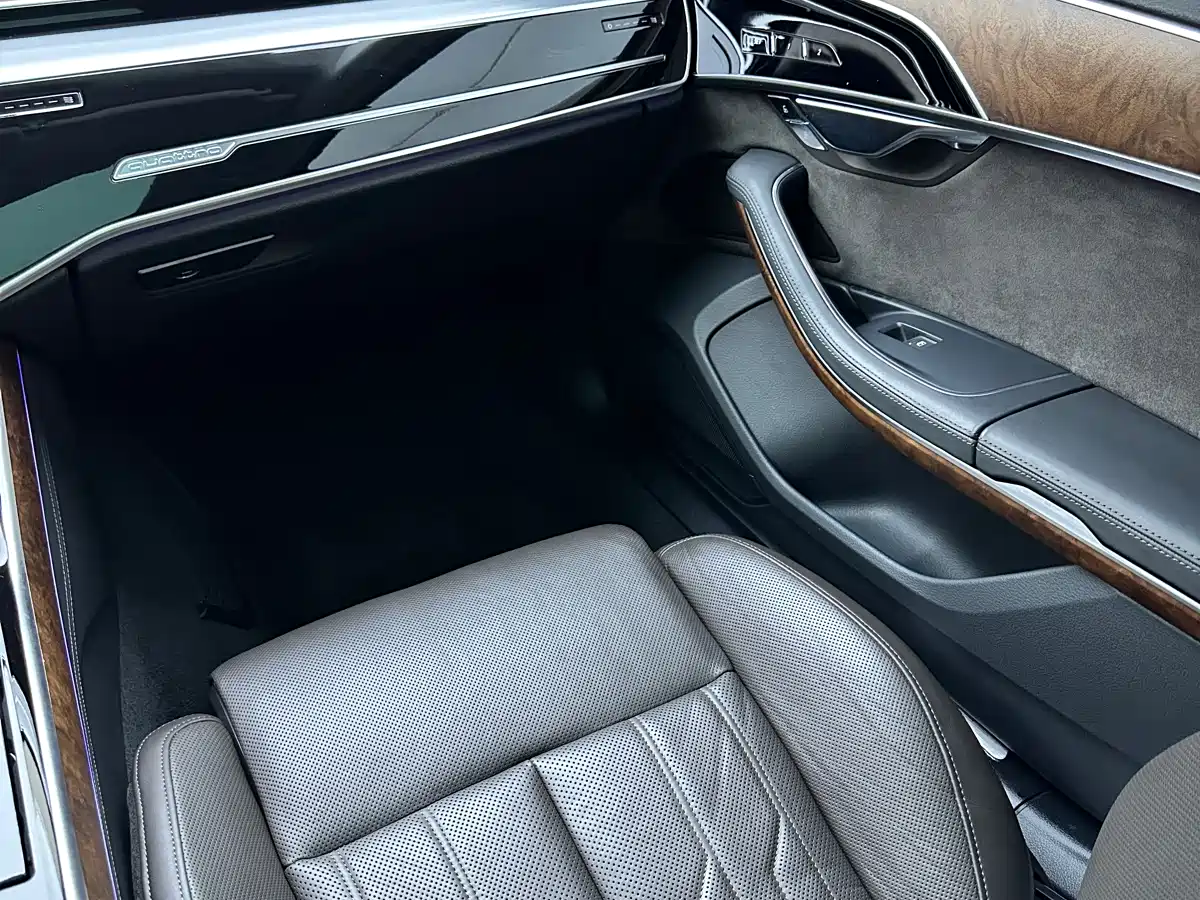 Audi A8 2019 Plus A8L 50 TFSI quattro Luxury фото 3