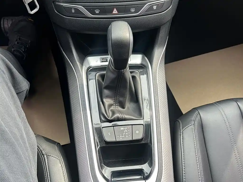 Peugeot 408 2020 360THP 10th Anniversary Premium Edition фото 12