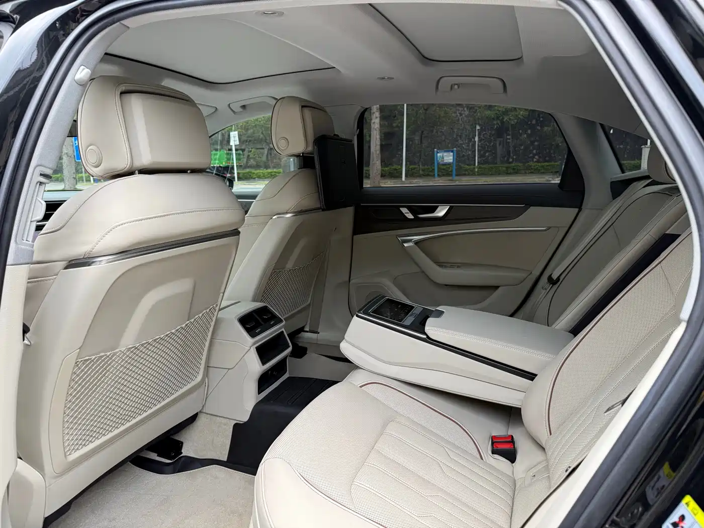 Audi A6L 2020 55 TFSI quattro Exclusive Elegance фото 9