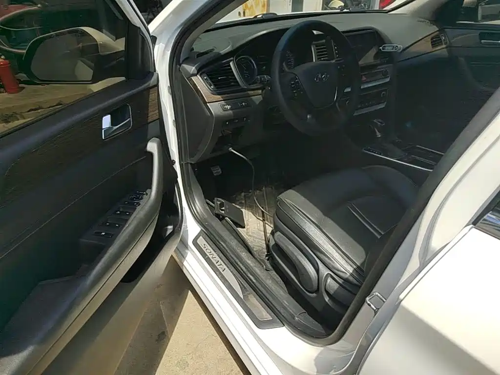 Hyundai Sonata Plug-in Hybrid 2018 2.0 PHE Smart Edition (China VI) фото 16