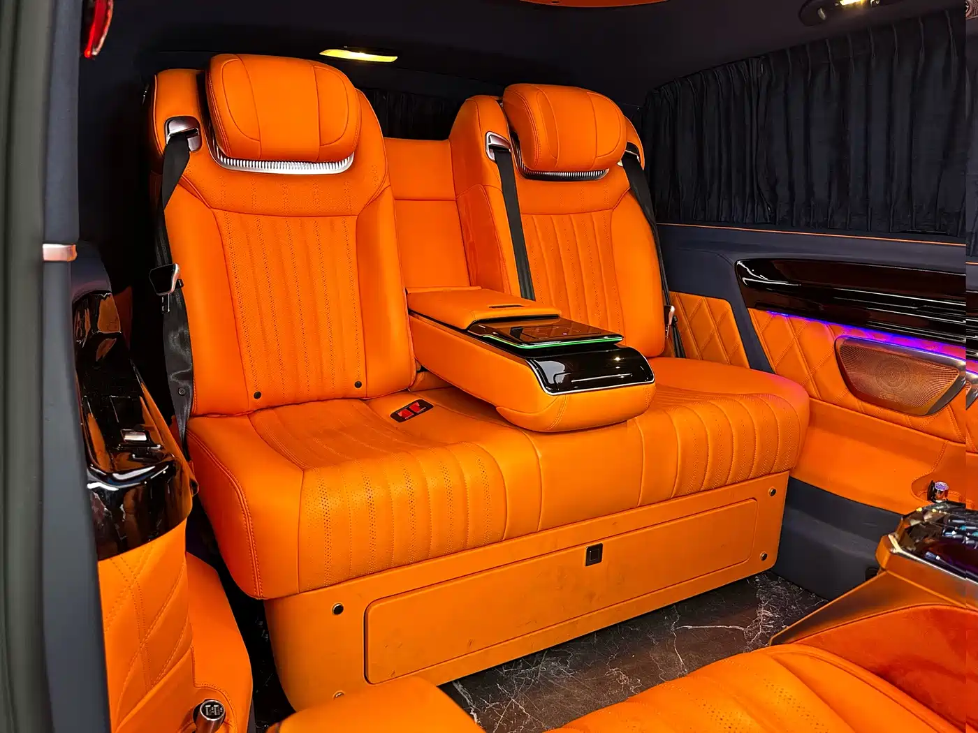 Mercedes-Benz Vito 2023 2.0T Business 7-Seater фото 7