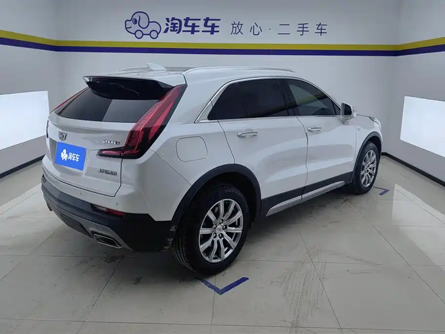 Cadillac XT4 2022 28T FWD Luxury фото 3