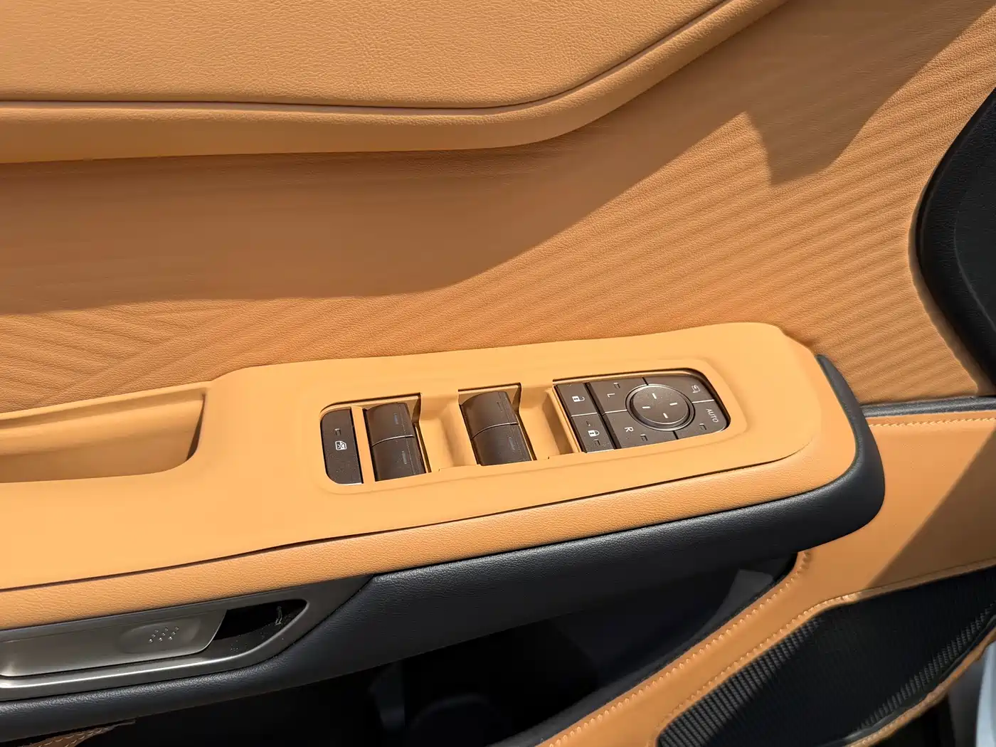 Lexus ES 2026 2025 Model 300h Base Version