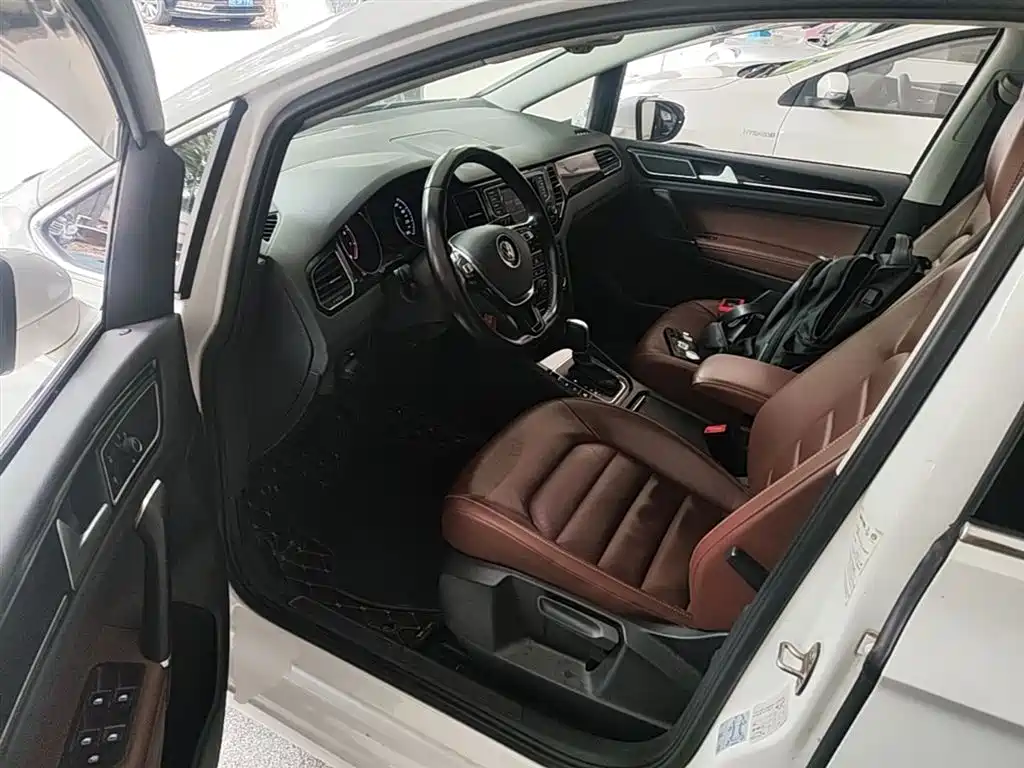 Volkswagen Golf (Import) 2015 1.4TSI Sportsvan фото 12