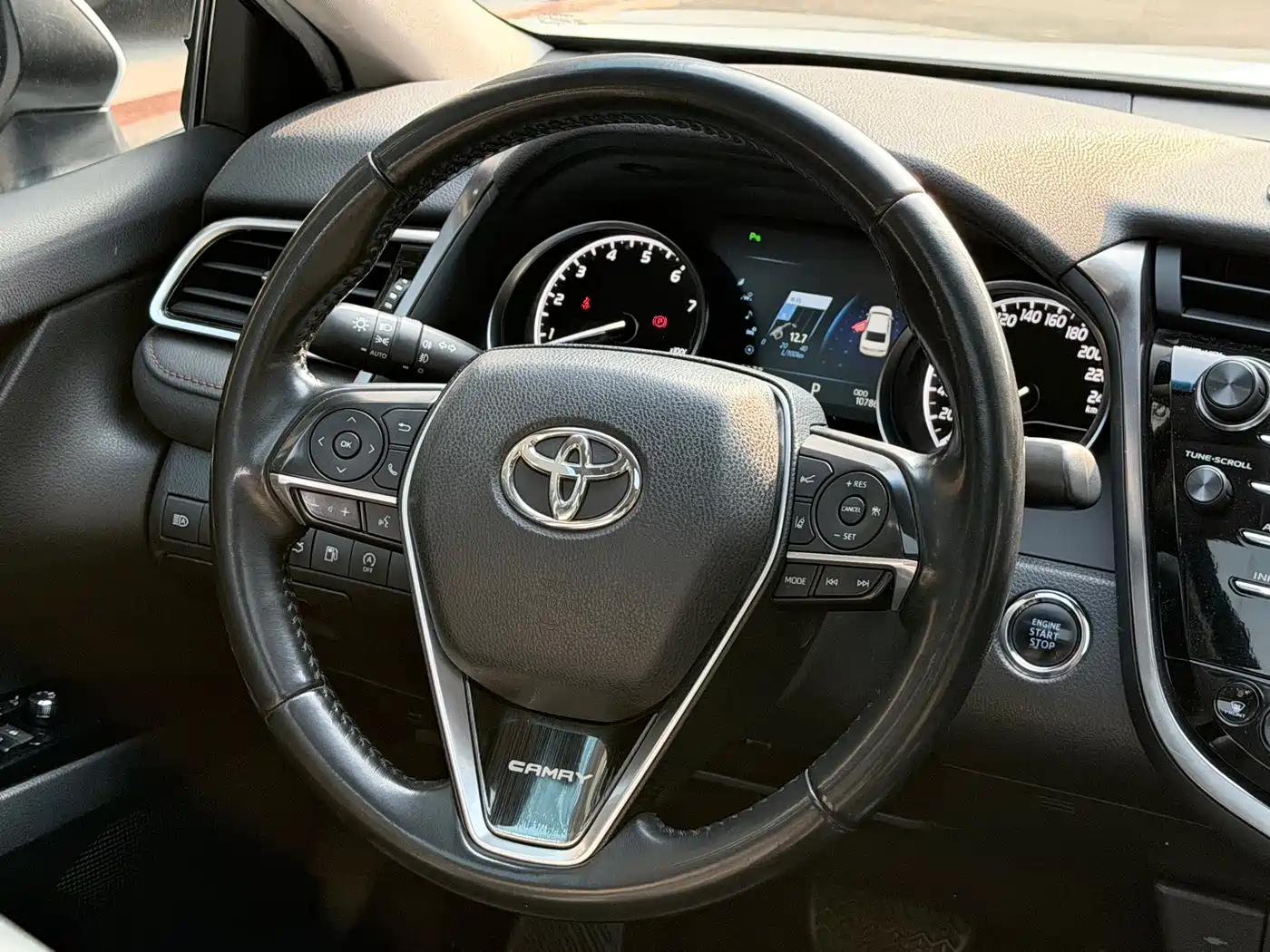 Toyota Camry 2018 2.0G Luxury Edition фото 5