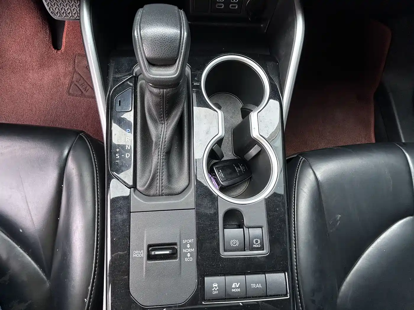 Toyota Highlander 2024 2.5L Smart Hybrid 4WD Elite 7-seater фото 14