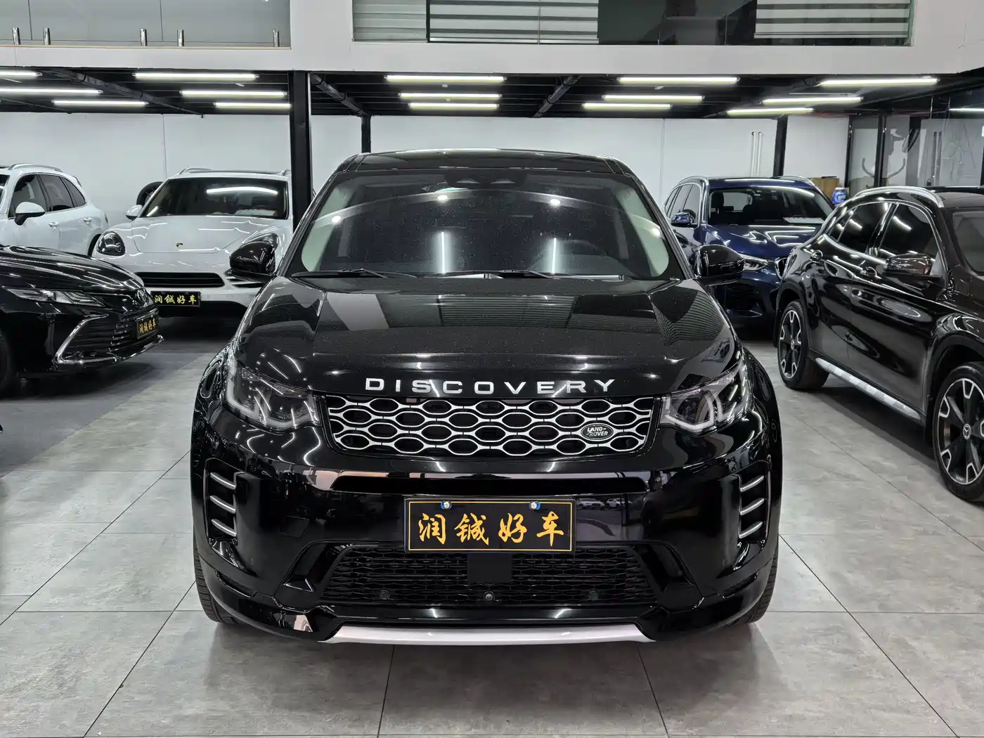 Land Rover Discovery Sport 2024 Luxury Custom Edition фото 2