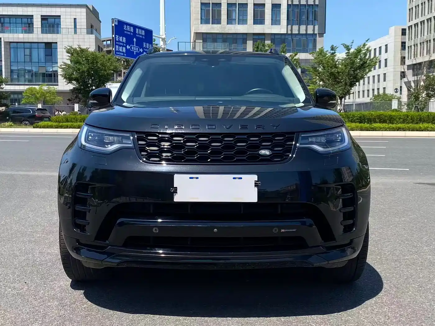 Land Rover Discovery 2023 360PS R-Dynamic S фото 3