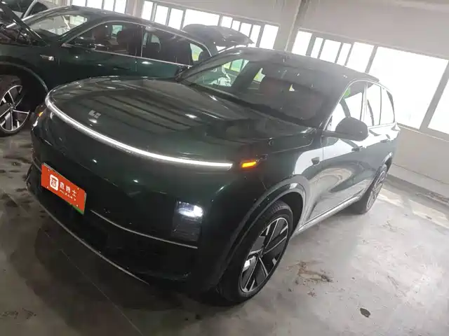 Li Auto Li Xiang L9 2025