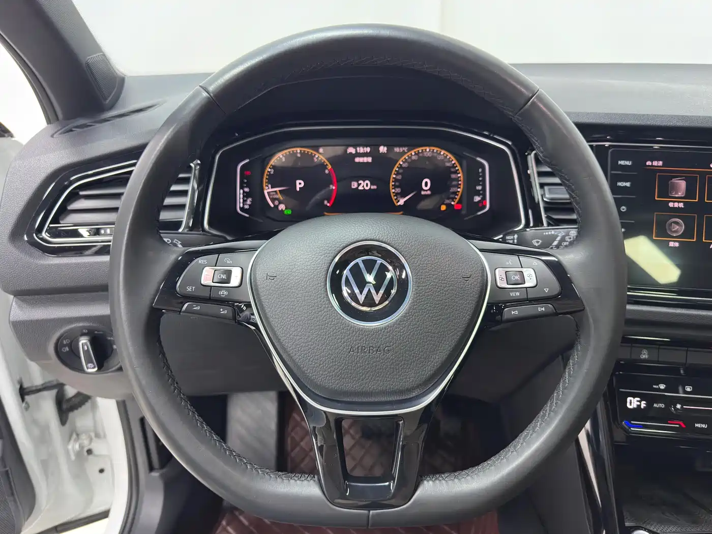 Volkswagen T-ROC 2021 280TSI DSG 4WD Luxury Connected фото 17