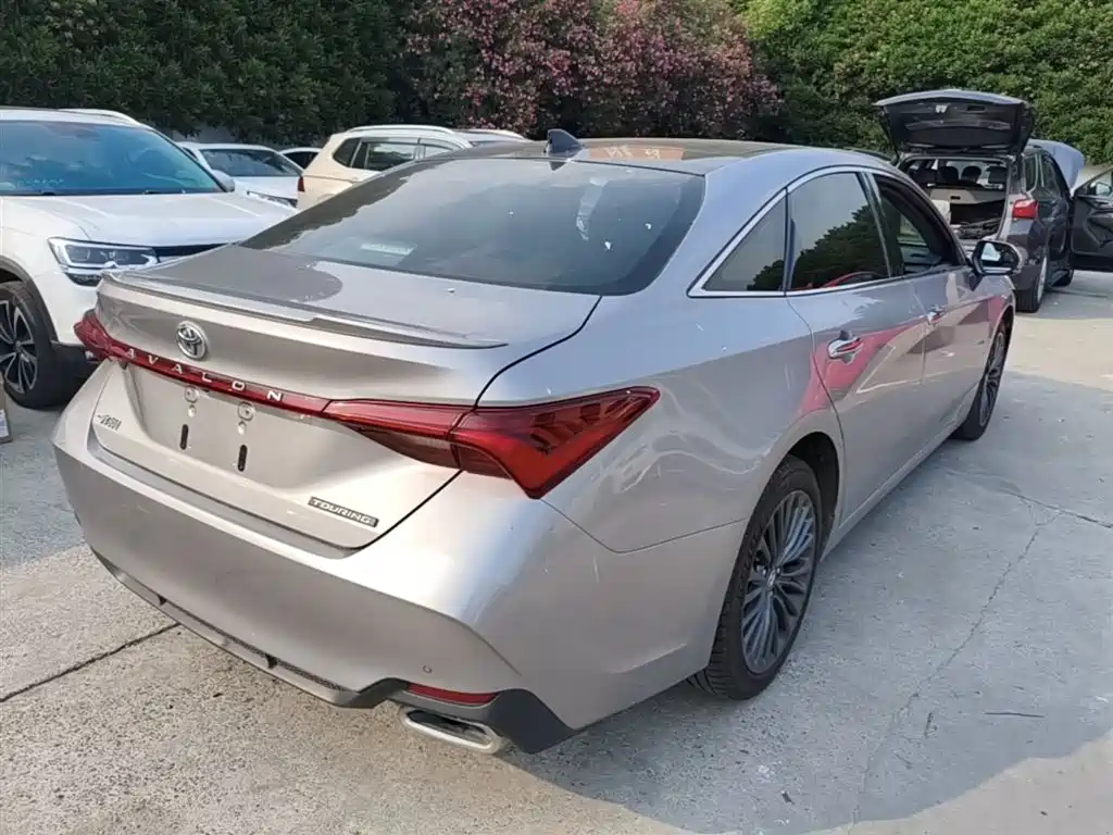 Toyota Avalon 2019 2.5L Touring Premium Edition China VI фото 7
