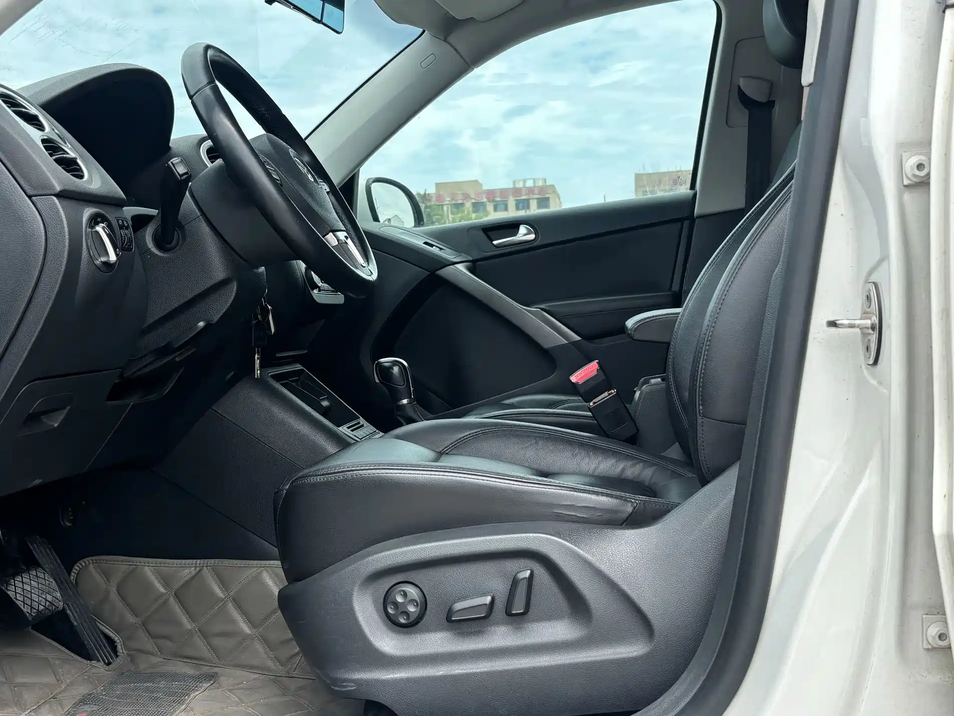 Photo 9 - Volkswagen Tiguan