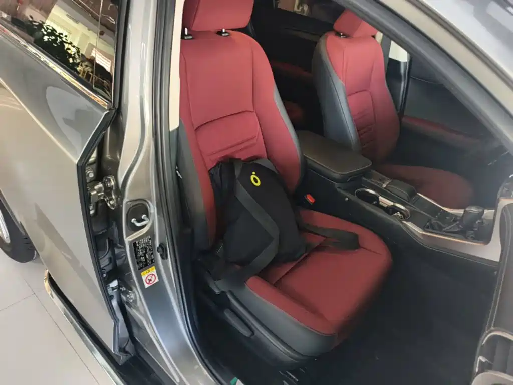 Фото 25 - Lexus NX