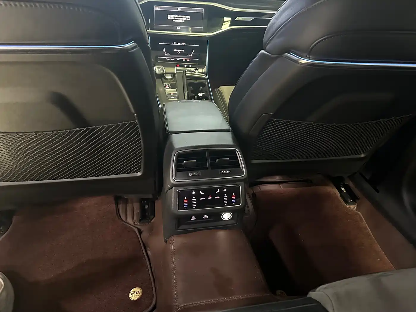 Audi A6L 2023 45 TFSI Premium Selection Elegance фото 10
