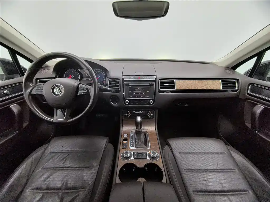 Volkswagen Touareg 2017 3.0TSI Explorer Edition фото 5