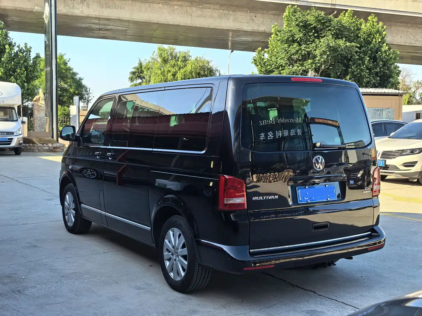 Volkswagen Multivan 2014 2.0TSI AWD Executive фото 2