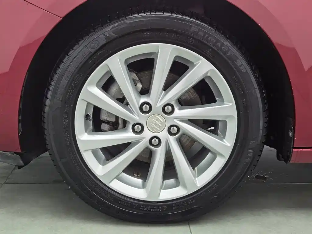 Фото 17 - Buick Verano