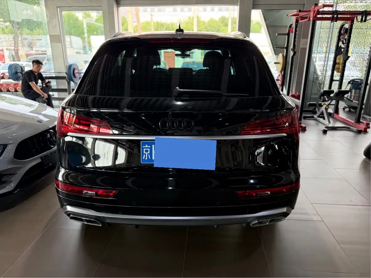 Audi Q5L 2024 Model 40 TFSI Luxury Dynamic фото 14