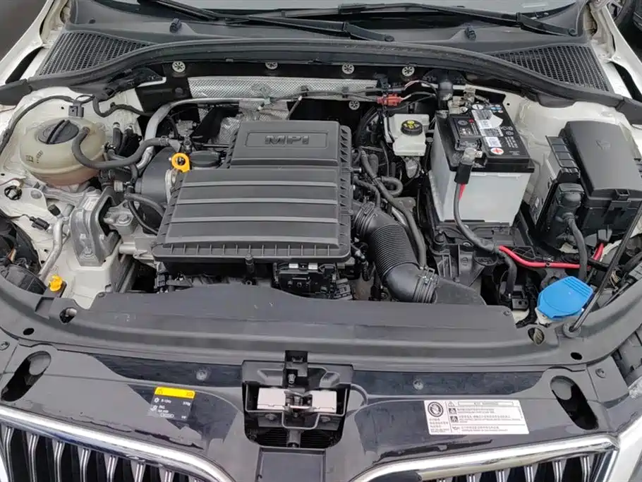 Škoda Octavia 2017 1.6L Automatic Smart Edition фото 10