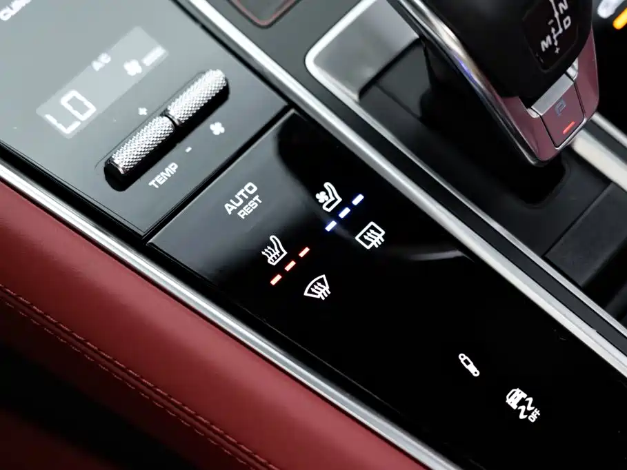 Фото 24 - Porsche Panamera