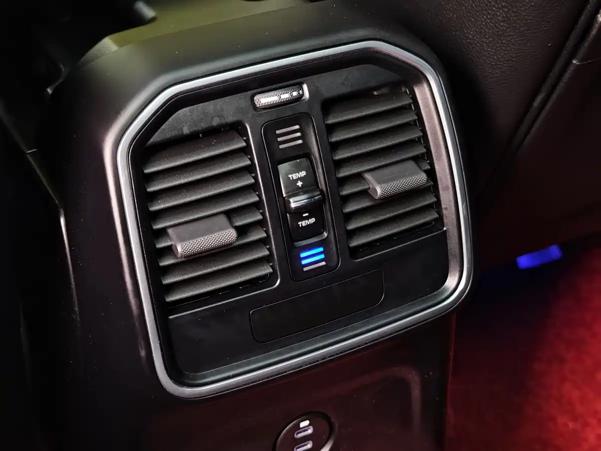 Porsche Macan 2020 Macan 2.0T фото 13