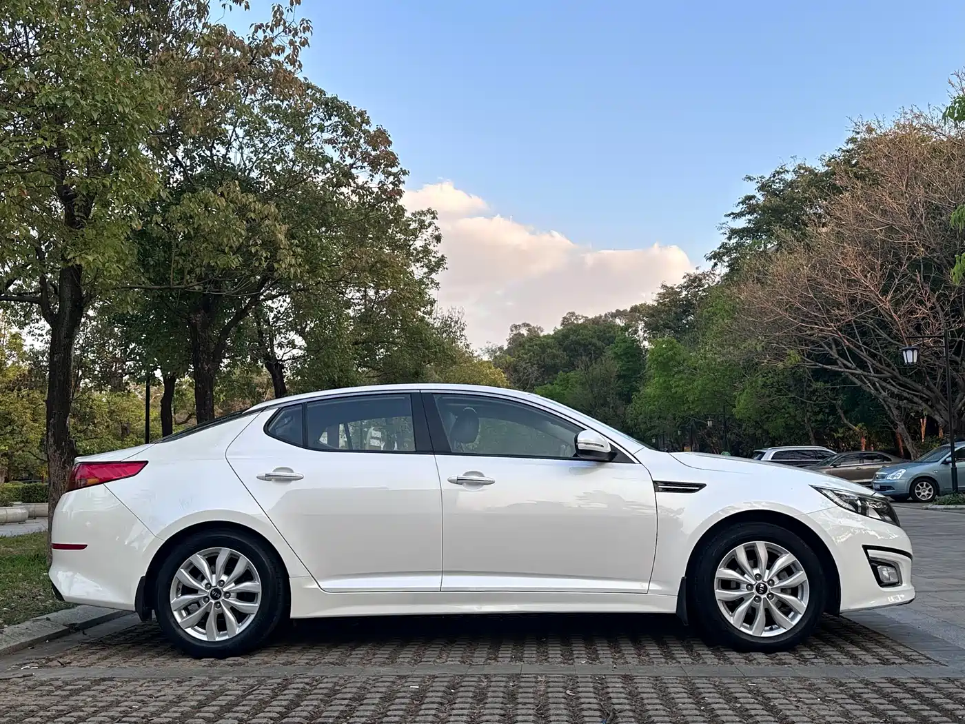 Kia K5 2015 2.0L Automatic GLS фото 23