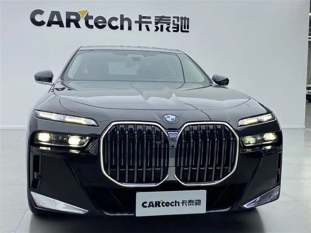BMW 7-SERIES