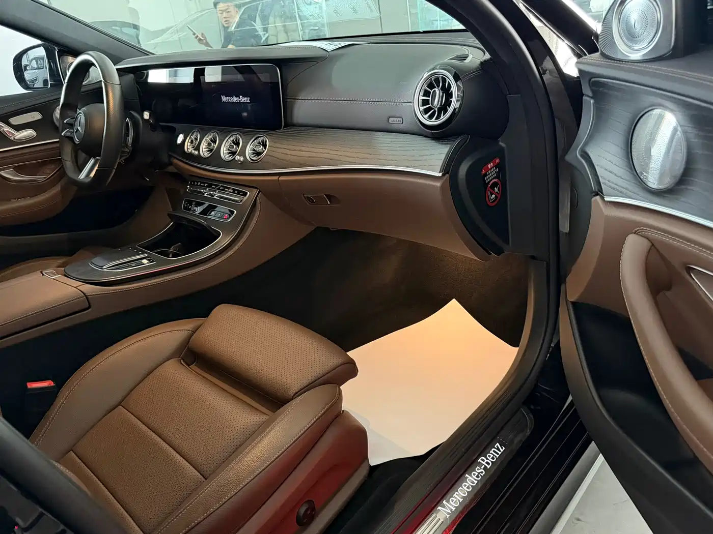 Mercedes-Benz E-Class 2022 E 260 L Sport фото 2