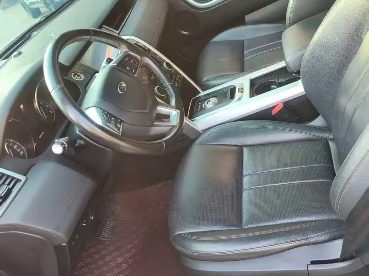 Land Rover Discovery Sport 2018 240PS SE Edition фото 2
