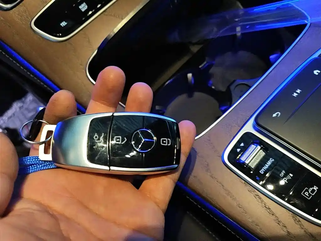 Mercedes-Benz E-Class 2023 E 260 L фото 9